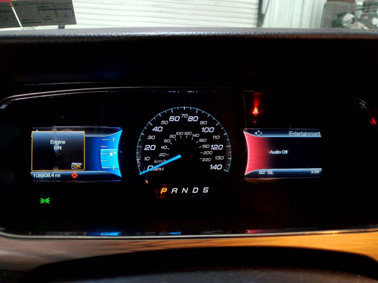 2015 FORD TAURUS SEL photo 17