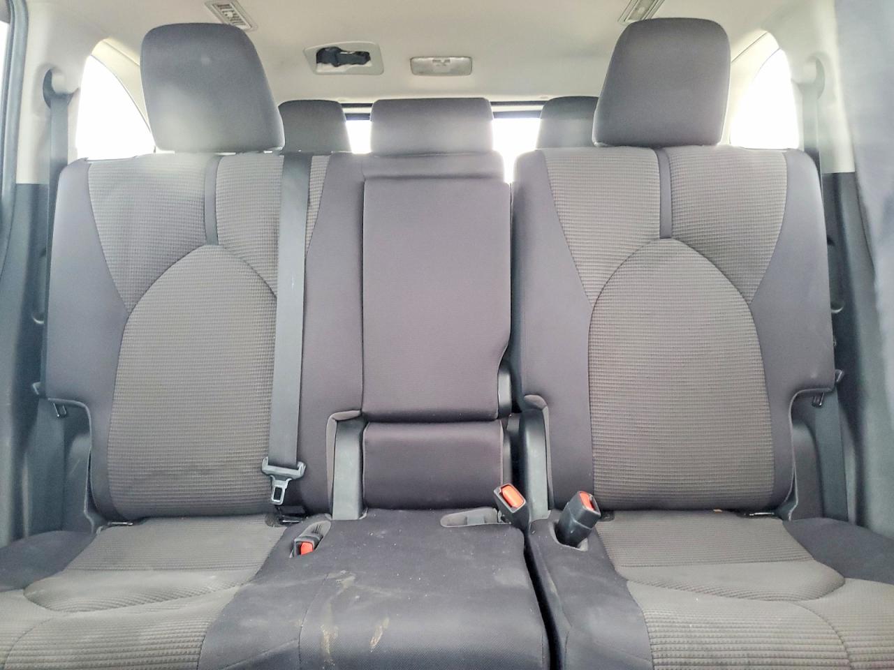 2020 TOYOTA HIGHLANDER L photo 10