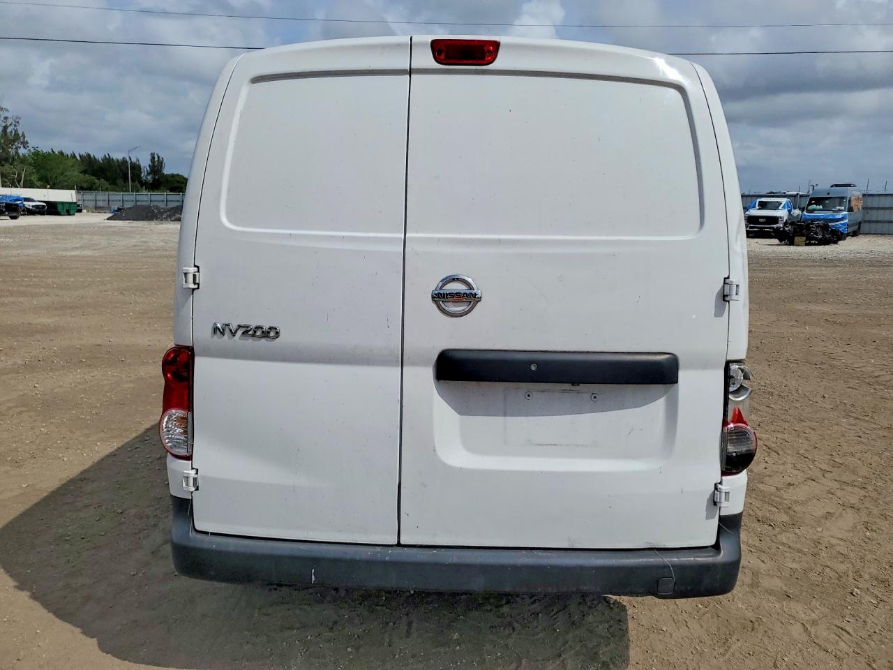 2020 NISSAN NV200 S photo 11