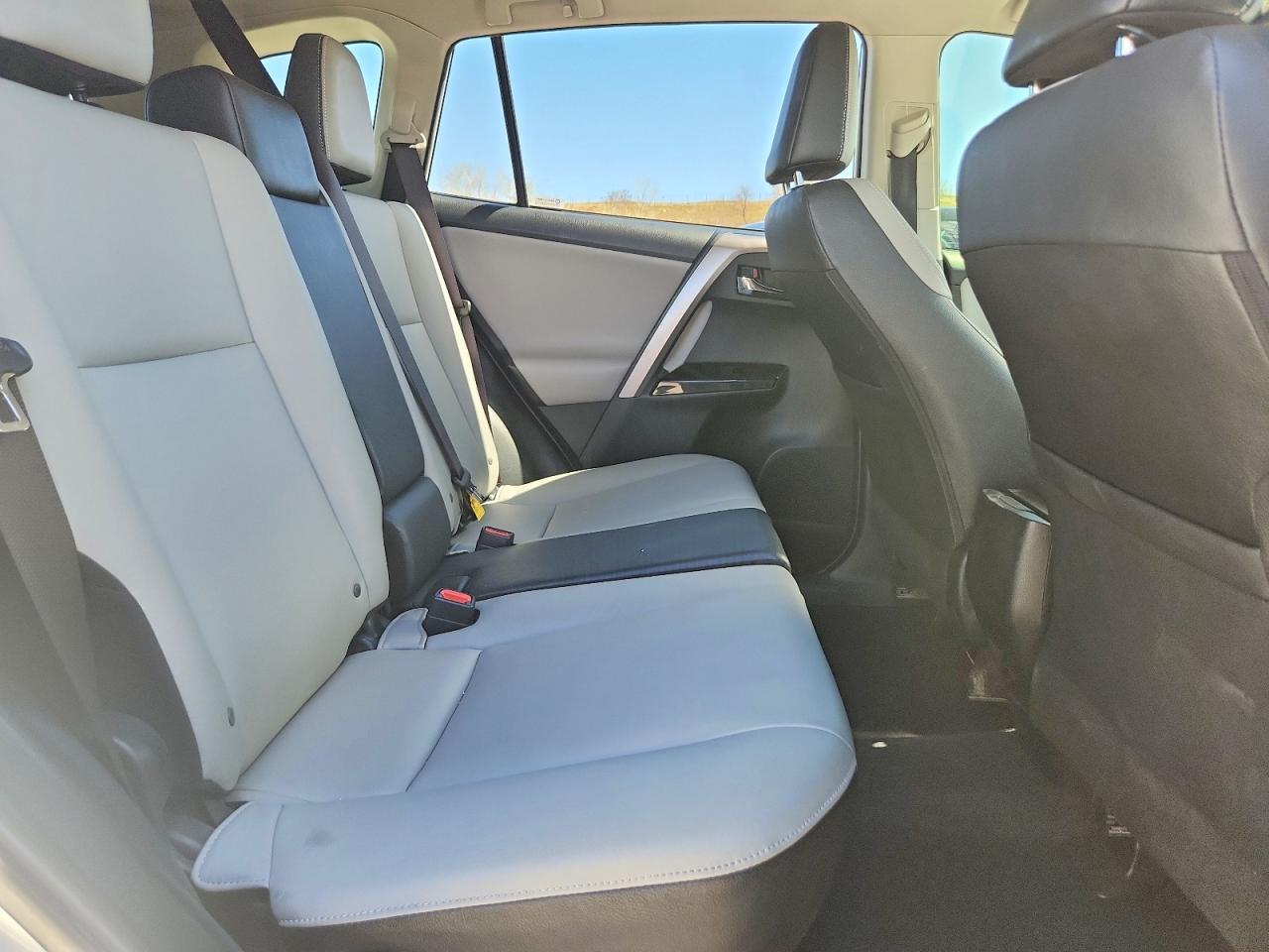2016 TOYOTA RAV4 LIMITED photo 21