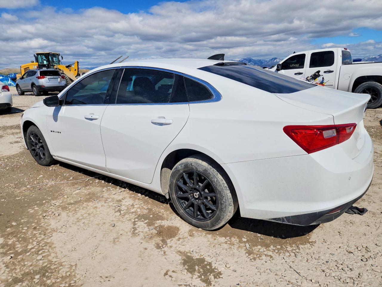 2020 CHEVROLET MALIBU LS photo 4