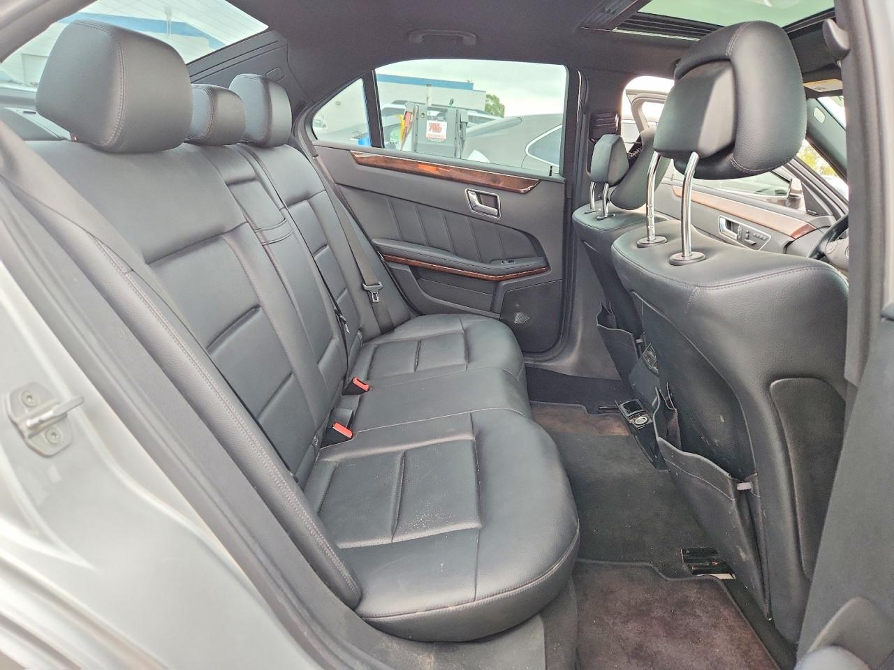 2010 MERCEDES-BENZ E 350 photo 28