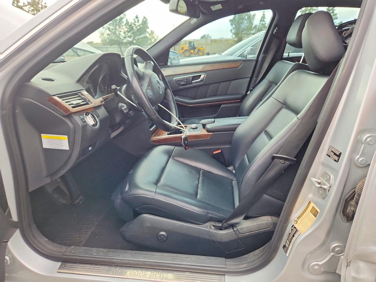 2010 MERCEDES-BENZ E 350 photo 19