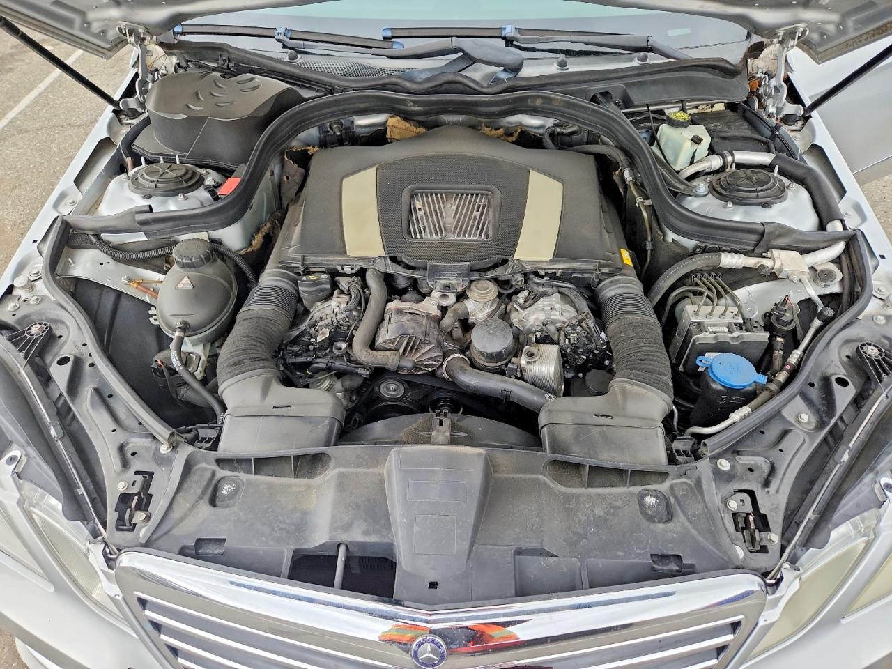 2010 MERCEDES-BENZ E 350 photo 31