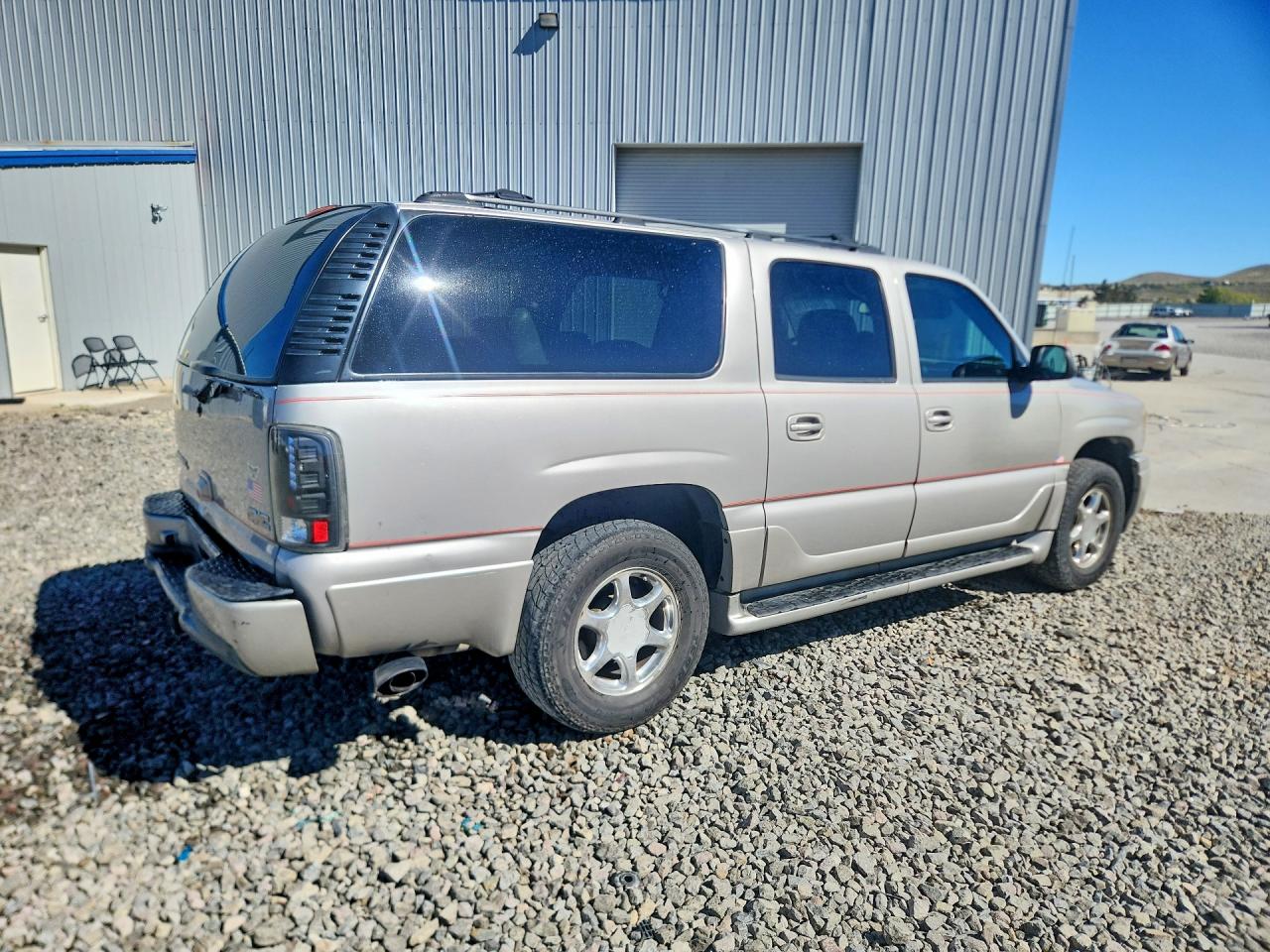 2004 GMC YUKON XL DENALI photo 5
