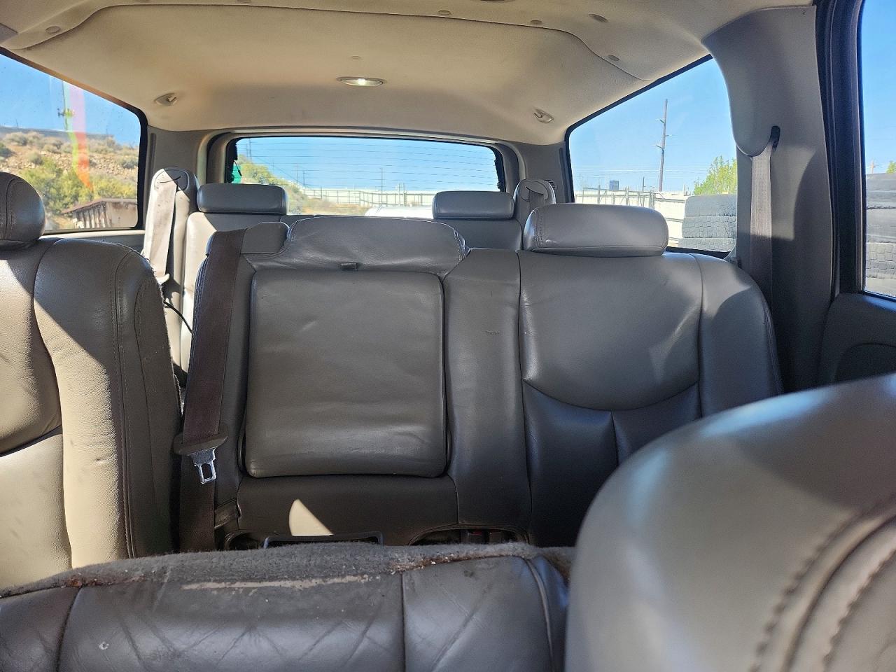 2004 GMC YUKON XL DENALI photo 19