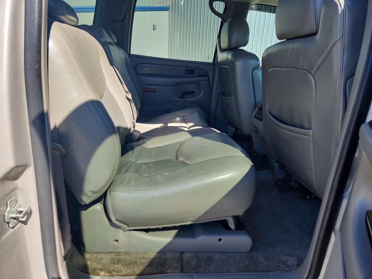 2004 GMC YUKON XL DENALI photo 21