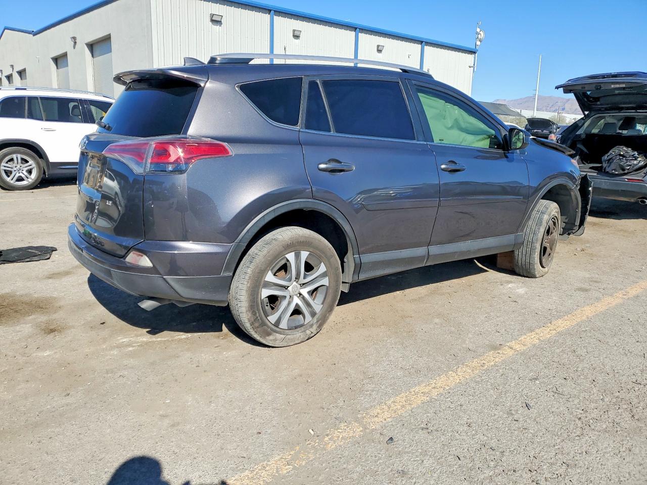2016 TOYOTA RAV4 LE photo 7