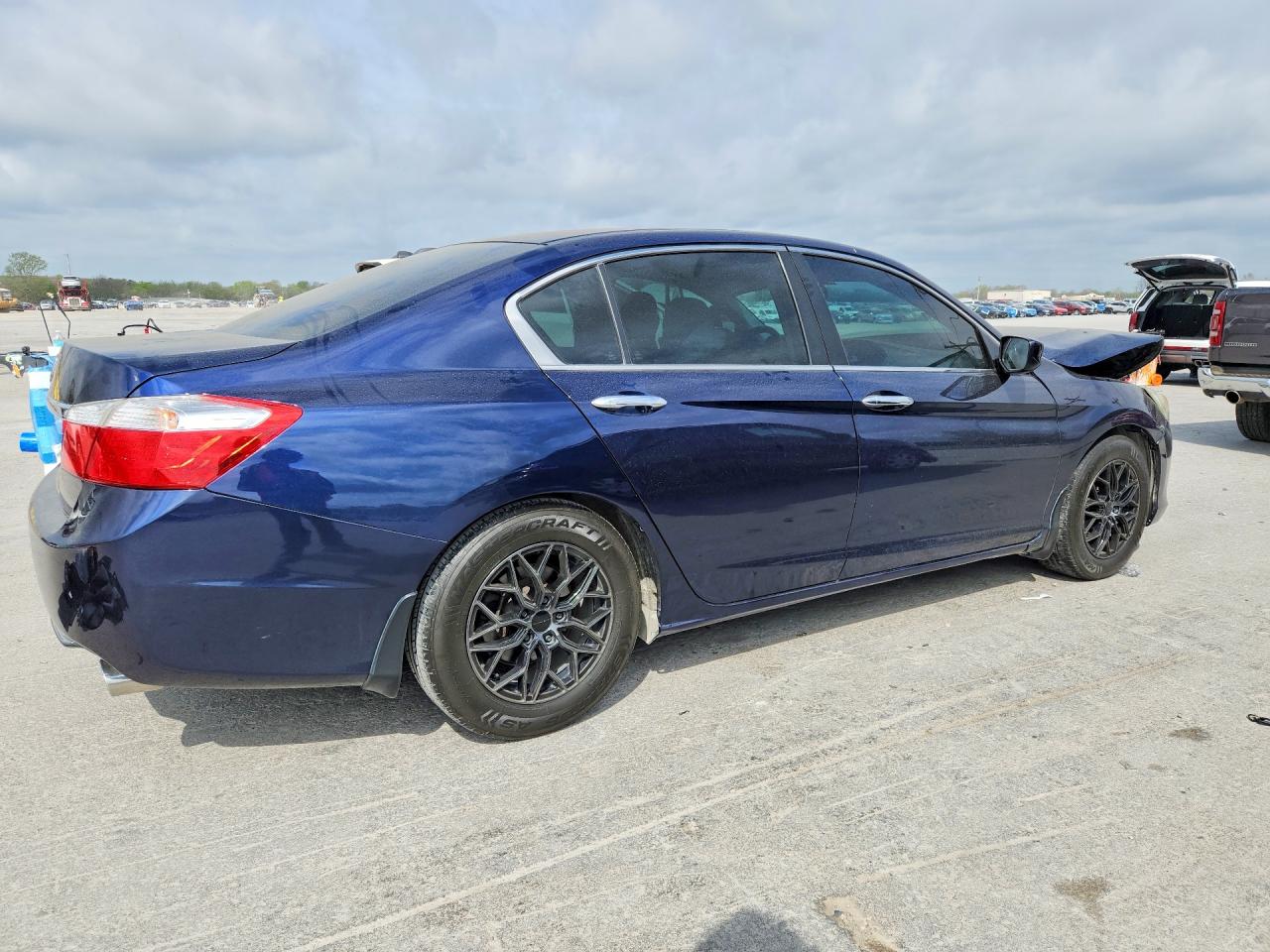 2014 HONDA ACCORD LX photo 7