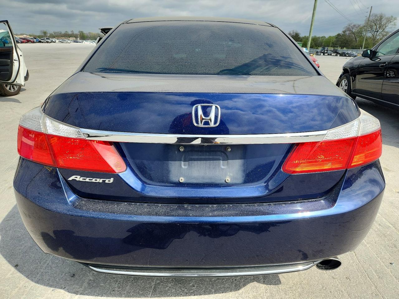 2014 HONDA ACCORD LX photo 16