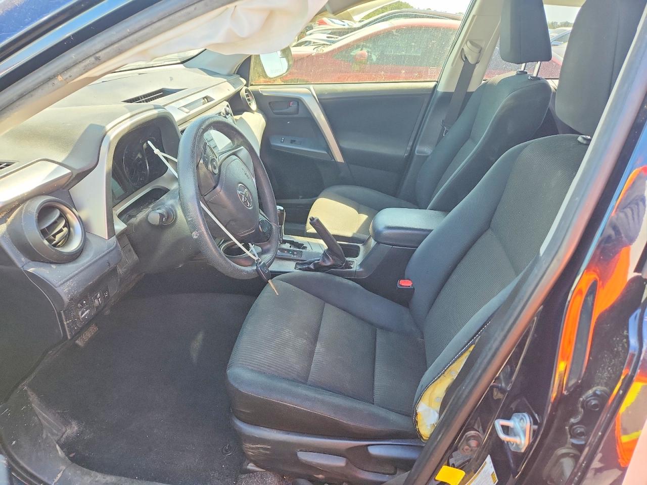 2018 TOYOTA RAV4 LE photo 13