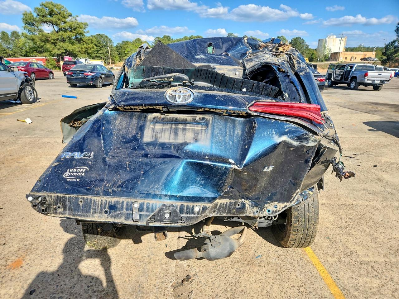 2018 TOYOTA RAV4 LE photo 11