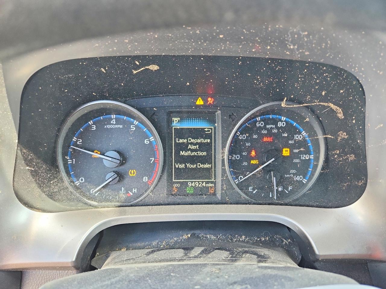 2018 TOYOTA RAV4 LE photo 17