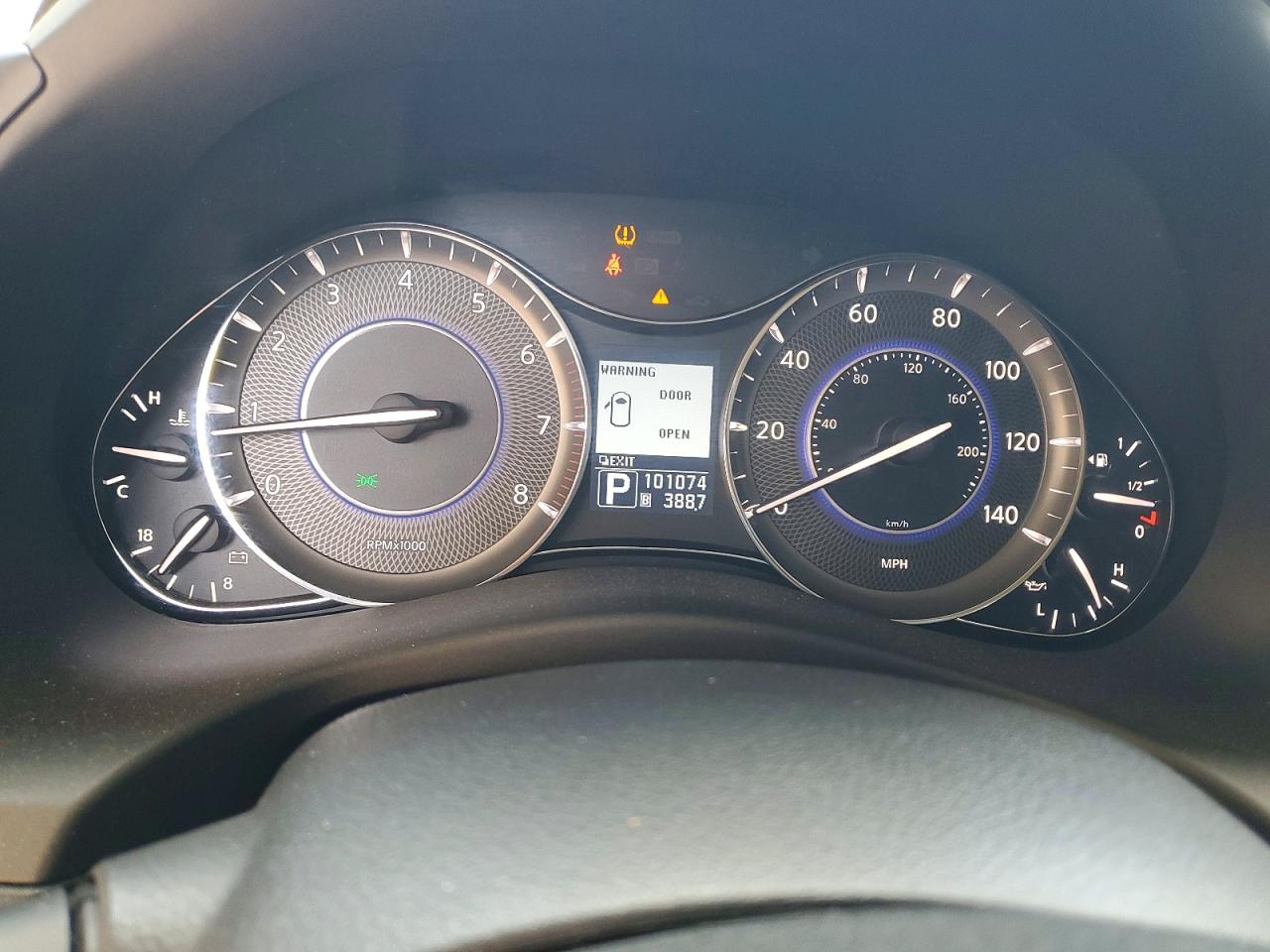 2012 INFINITI QX56 BASE photo 25