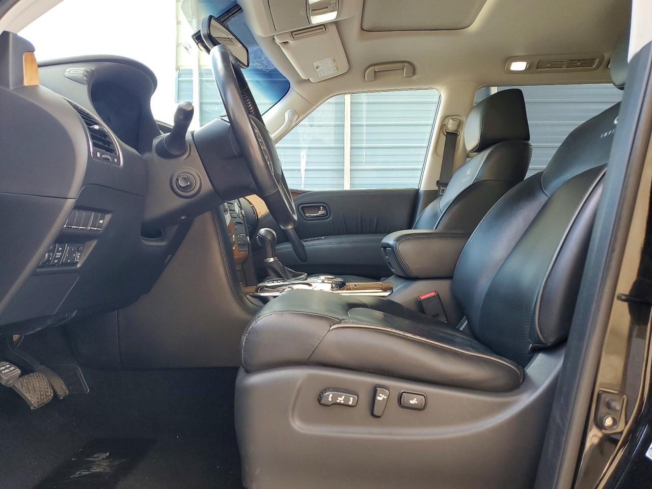 2012 INFINITI QX56 BASE photo 19