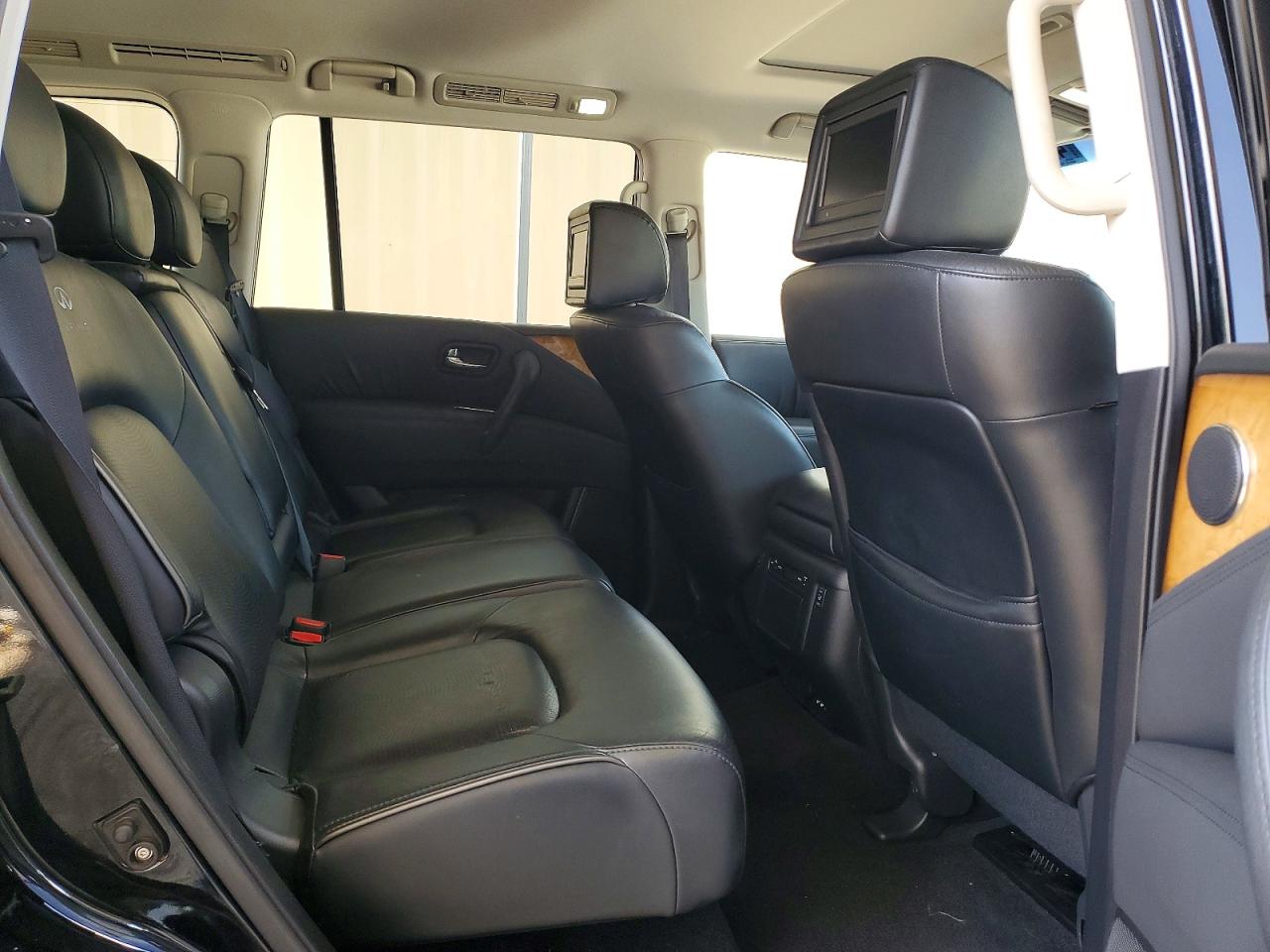 2012 INFINITI QX56 BASE photo 31