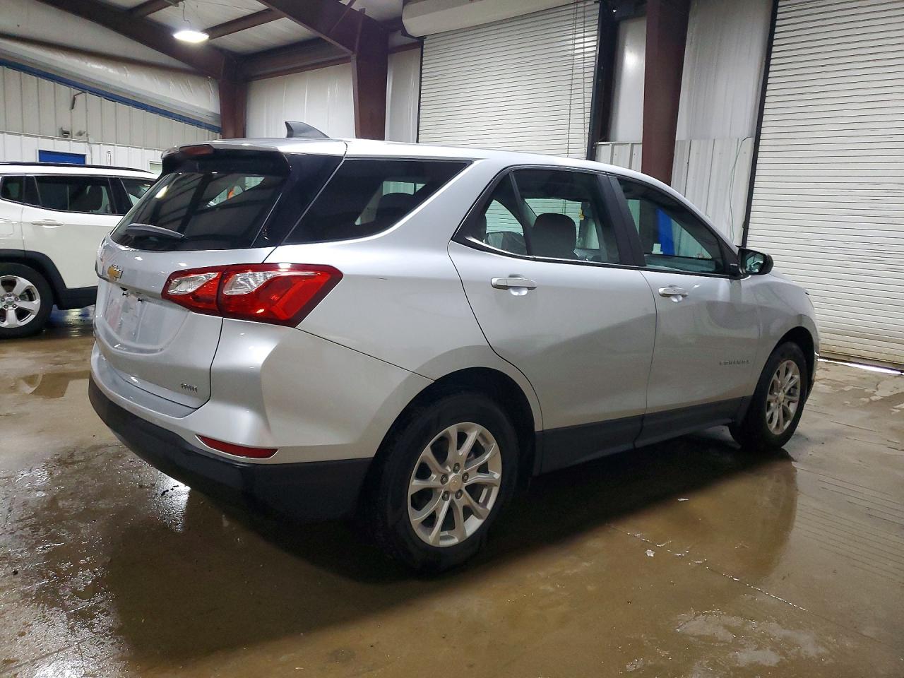 2021 CHEVROLET EQUINOX LS photo 3