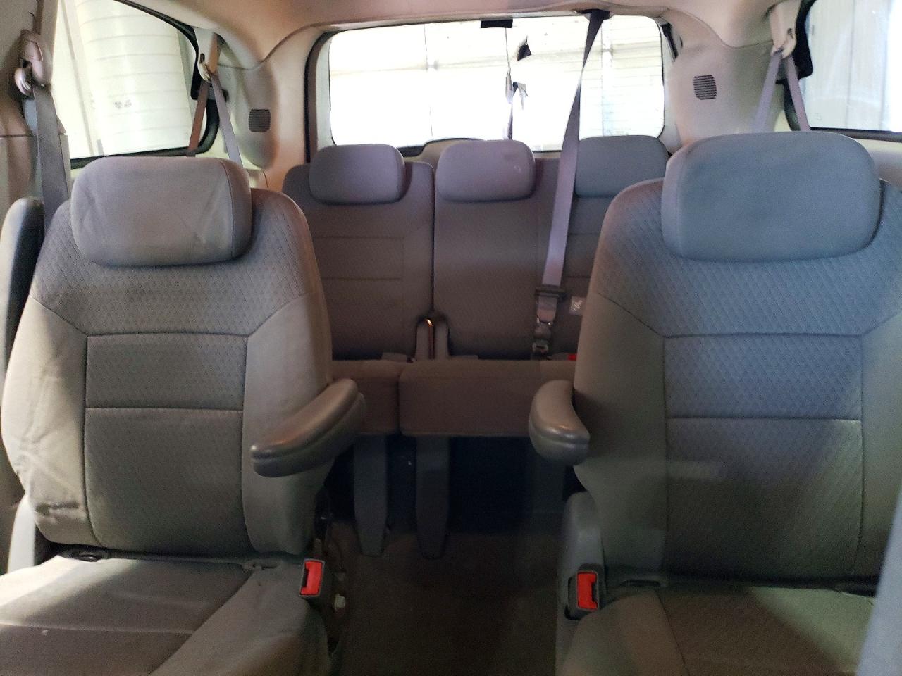 2008 CHRYSLER TOWN & COUNTRY LX photo 28