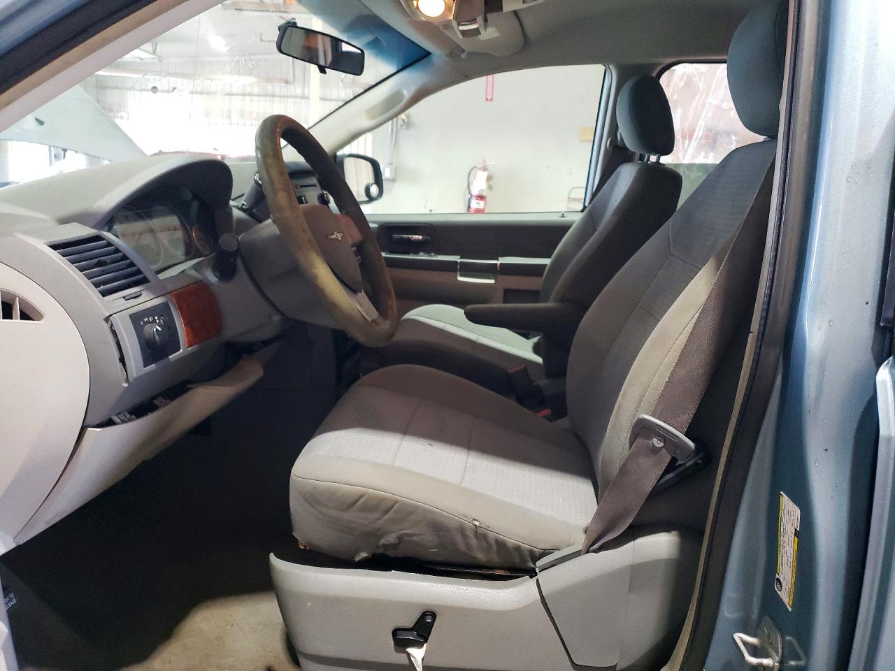 2008 CHRYSLER TOWN & COUNTRY LX photo 19