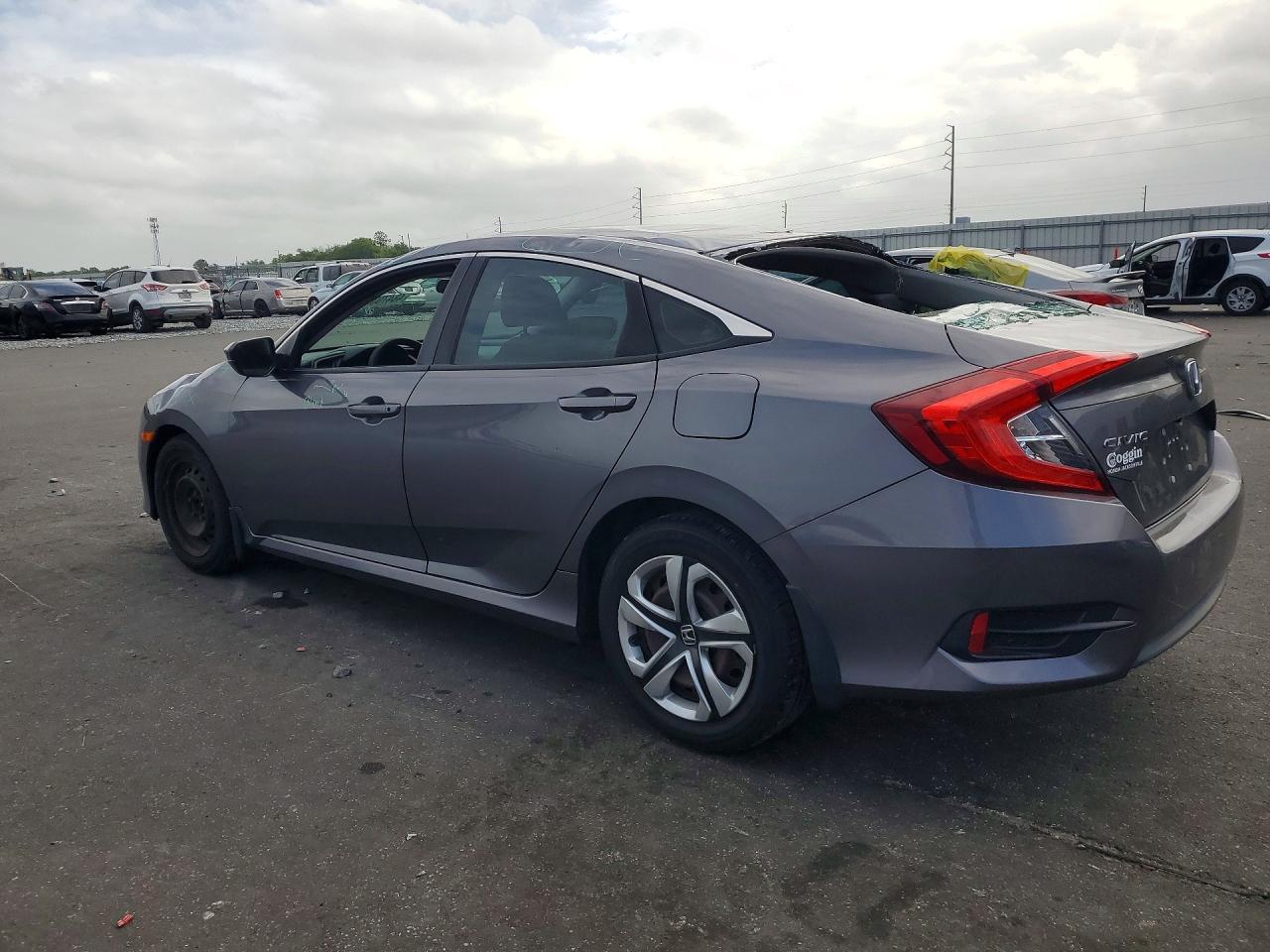 2017 HONDA CIVIC LX photo 4