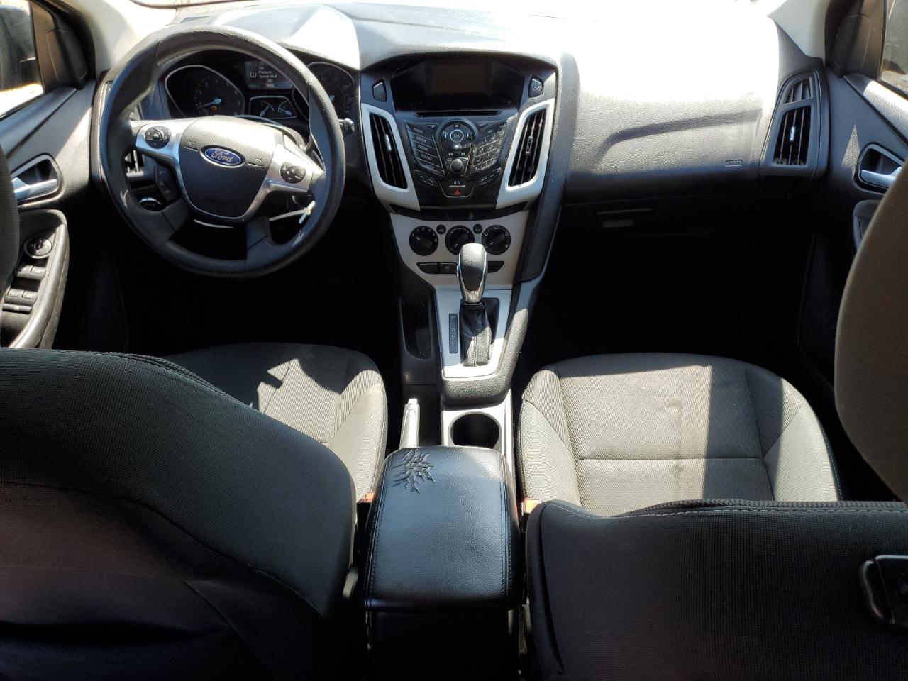 2014 FORD FOCUS SE photo 15