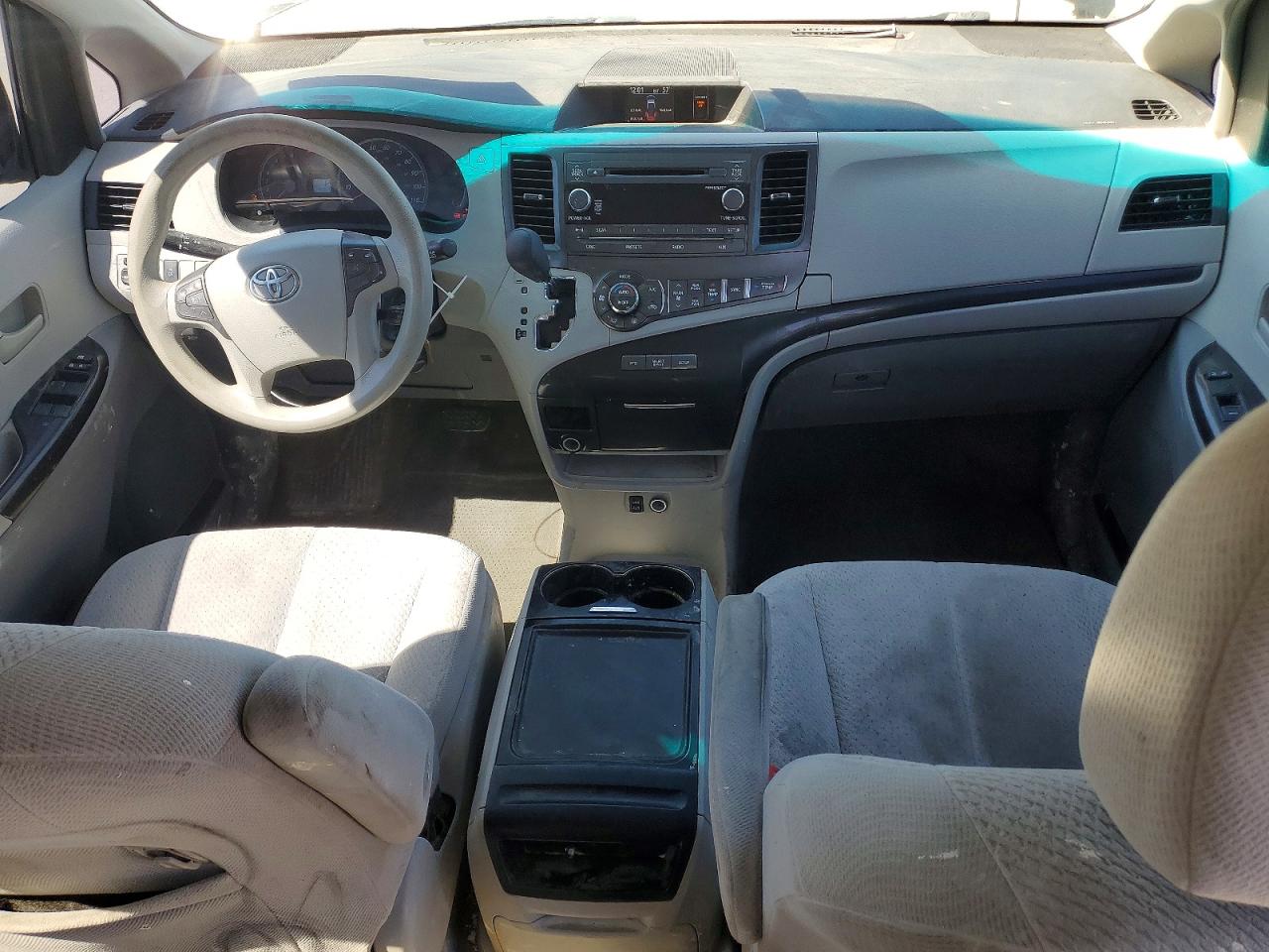 2013 TOYOTA SIENNA LE 8-PASSENGER photo 15