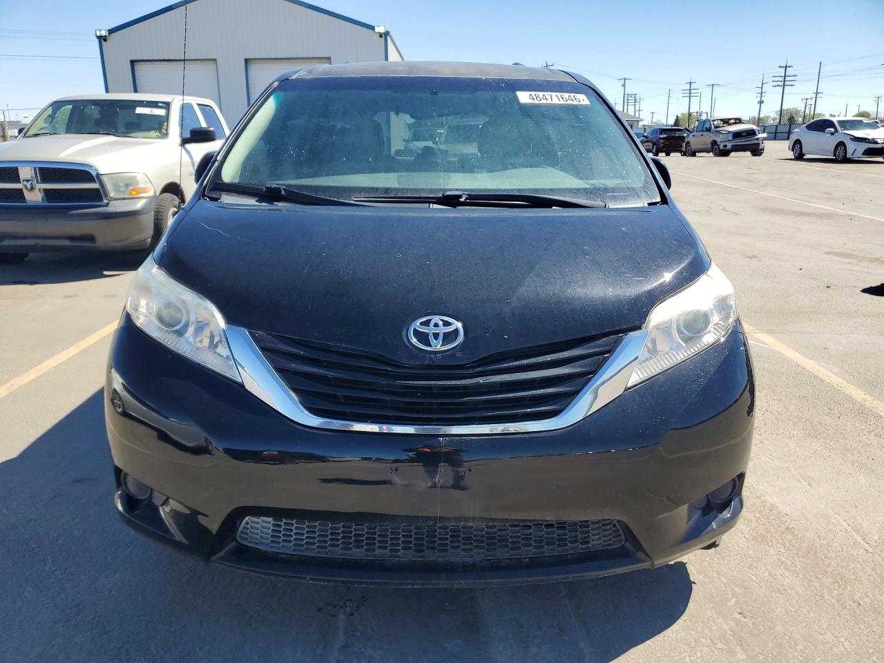 2013 TOYOTA SIENNA LE 8-PASSENGER photo 9