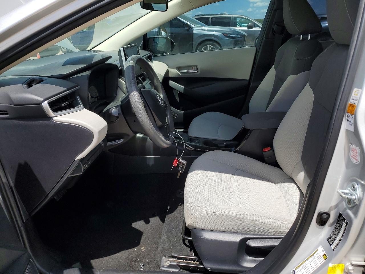 2020 TOYOTA COROLLA LE photo 13