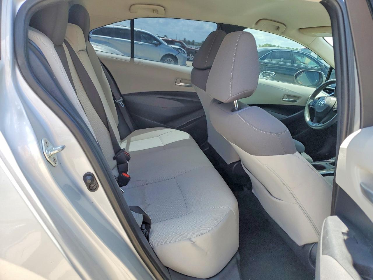 2020 TOYOTA COROLLA LE photo 19