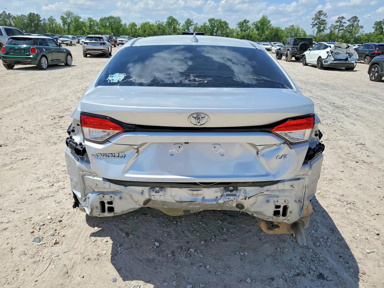 2020 TOYOTA COROLLA LE photo 11