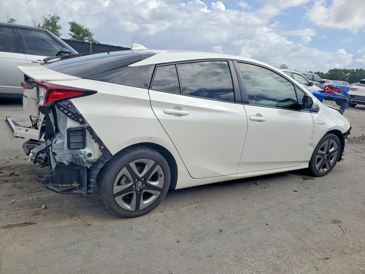 2019 TOYOTA PRIUS LIMITED photo 3