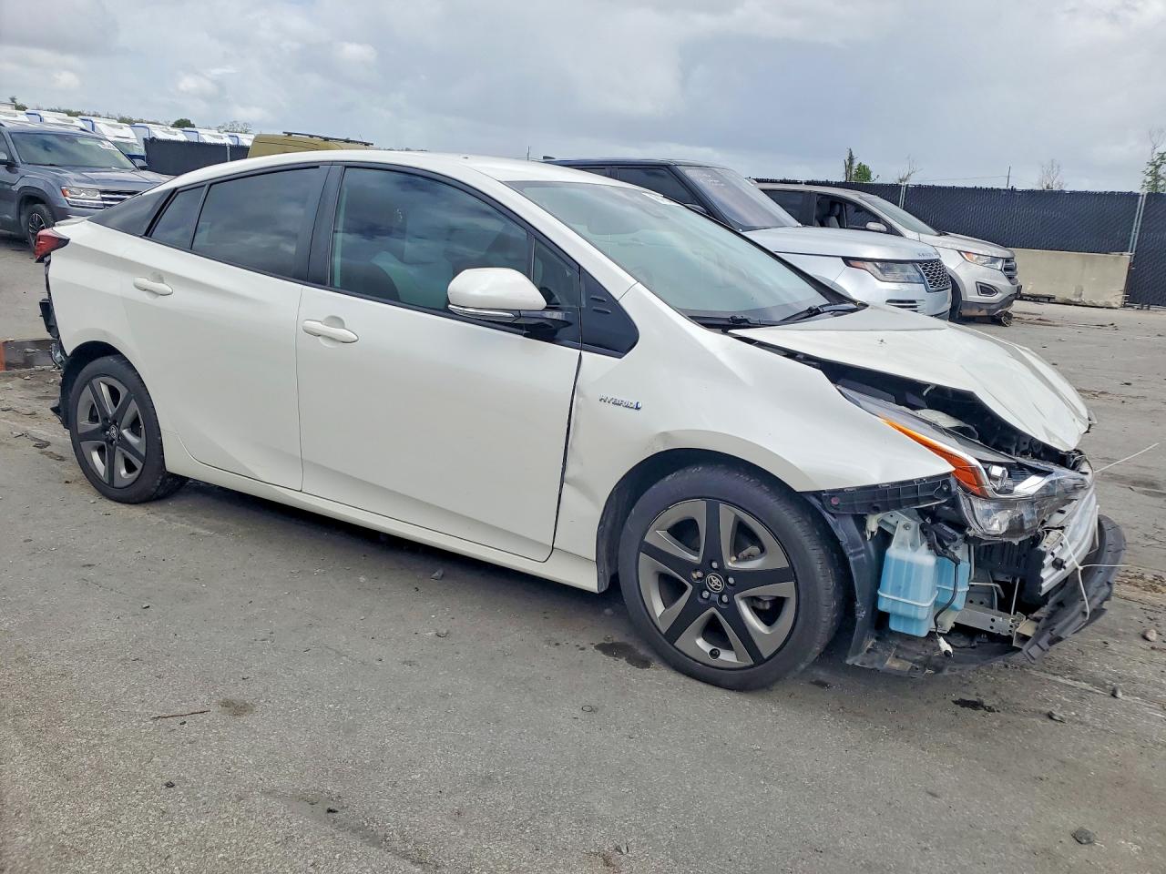 2019 TOYOTA PRIUS LIMITED photo 4