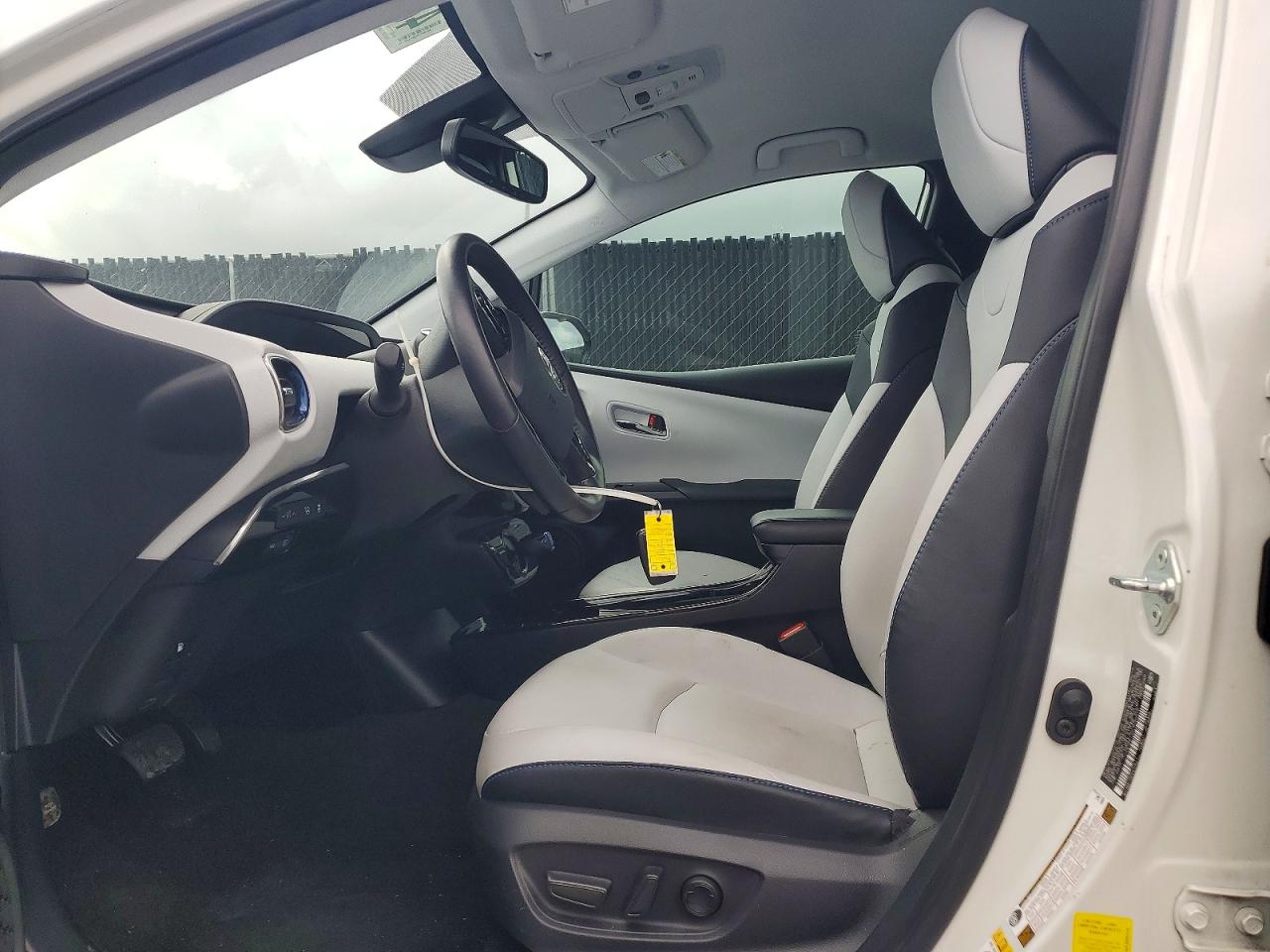 2019 TOYOTA PRIUS LIMITED photo 7
