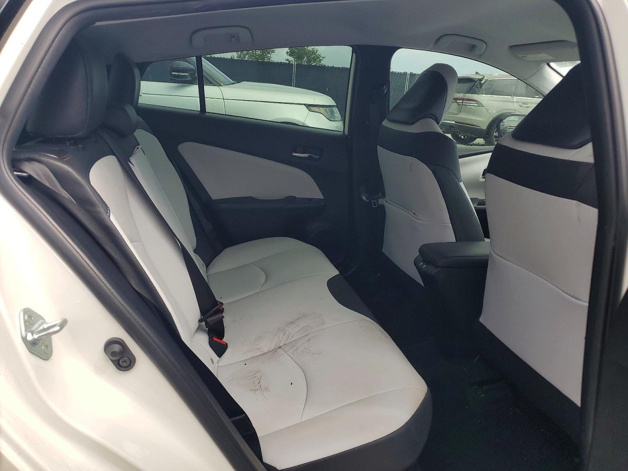 2019 TOYOTA PRIUS LIMITED photo 10