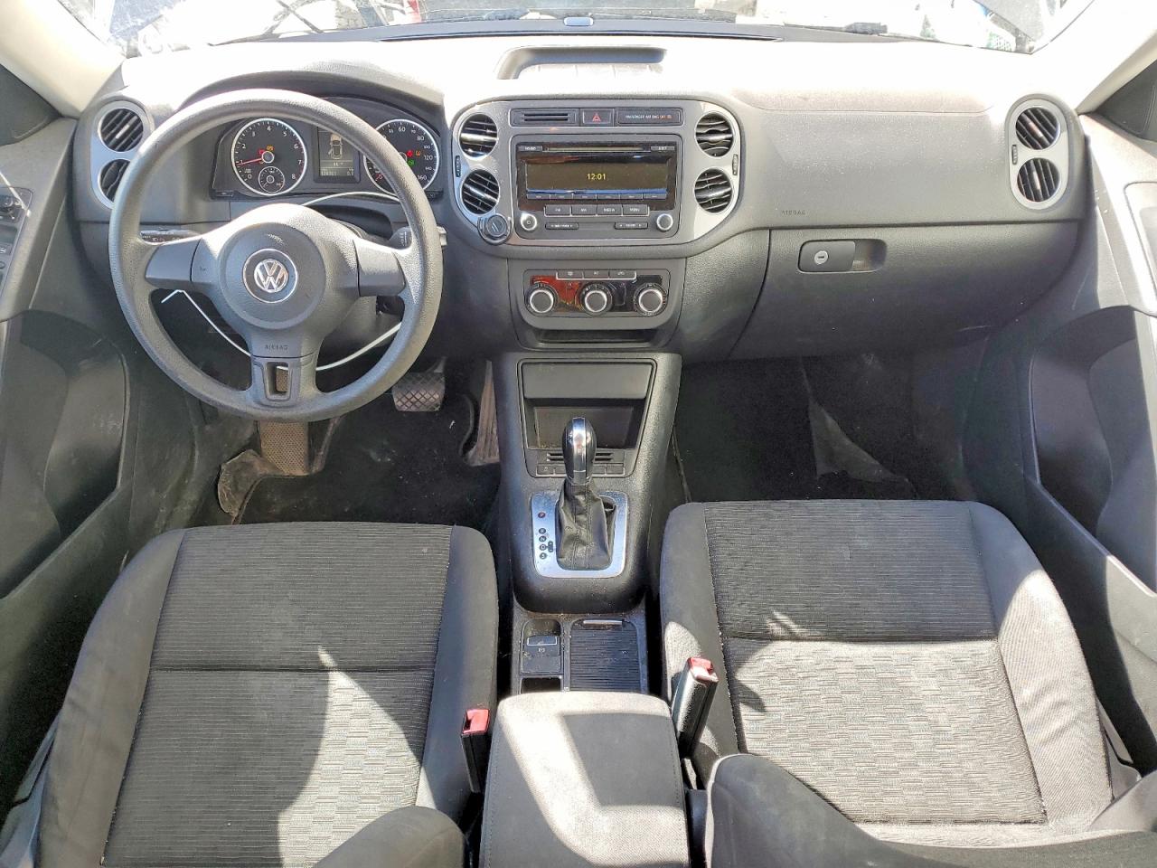 2012 VOLKSWAGEN TIGUAN S photo 22