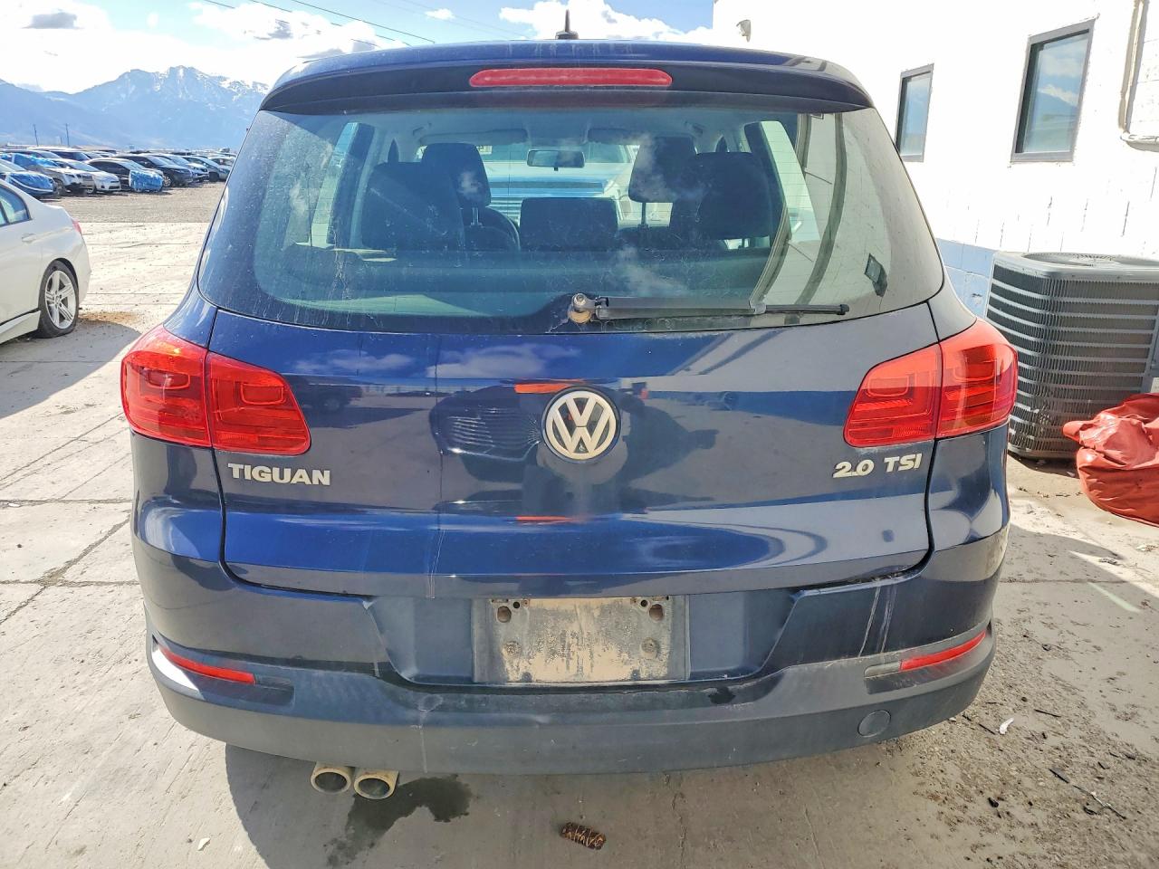 2012 VOLKSWAGEN TIGUAN S photo 16