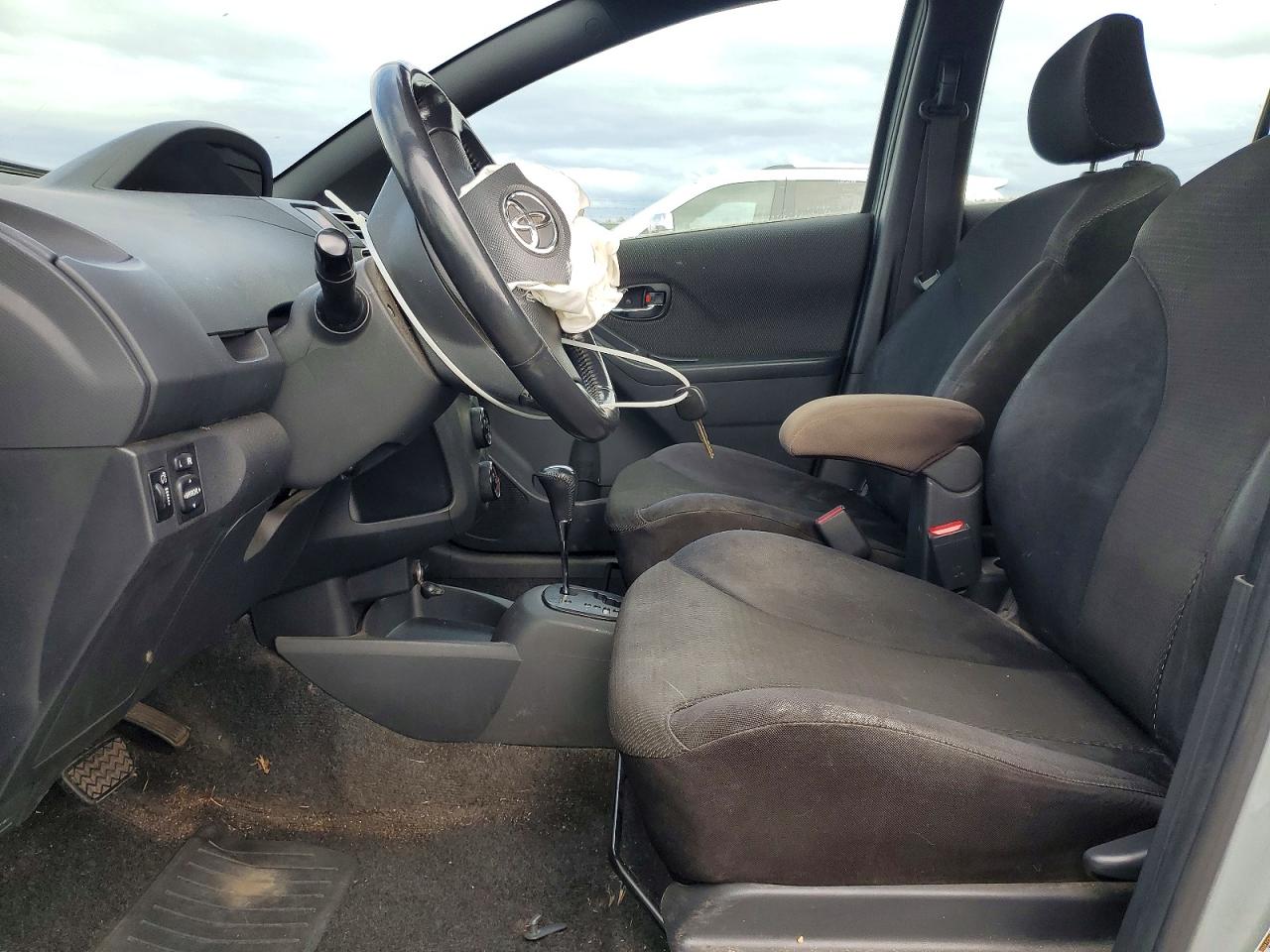 2009 TOYOTA YARIS S photo 19