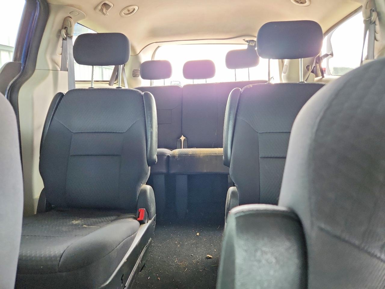 2010 DODGE GRAND CARAVAN SE photo 19