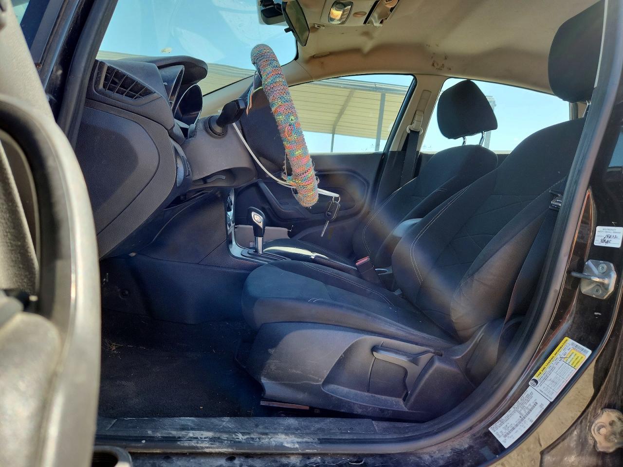 2015 FORD FIESTA SE photo 19