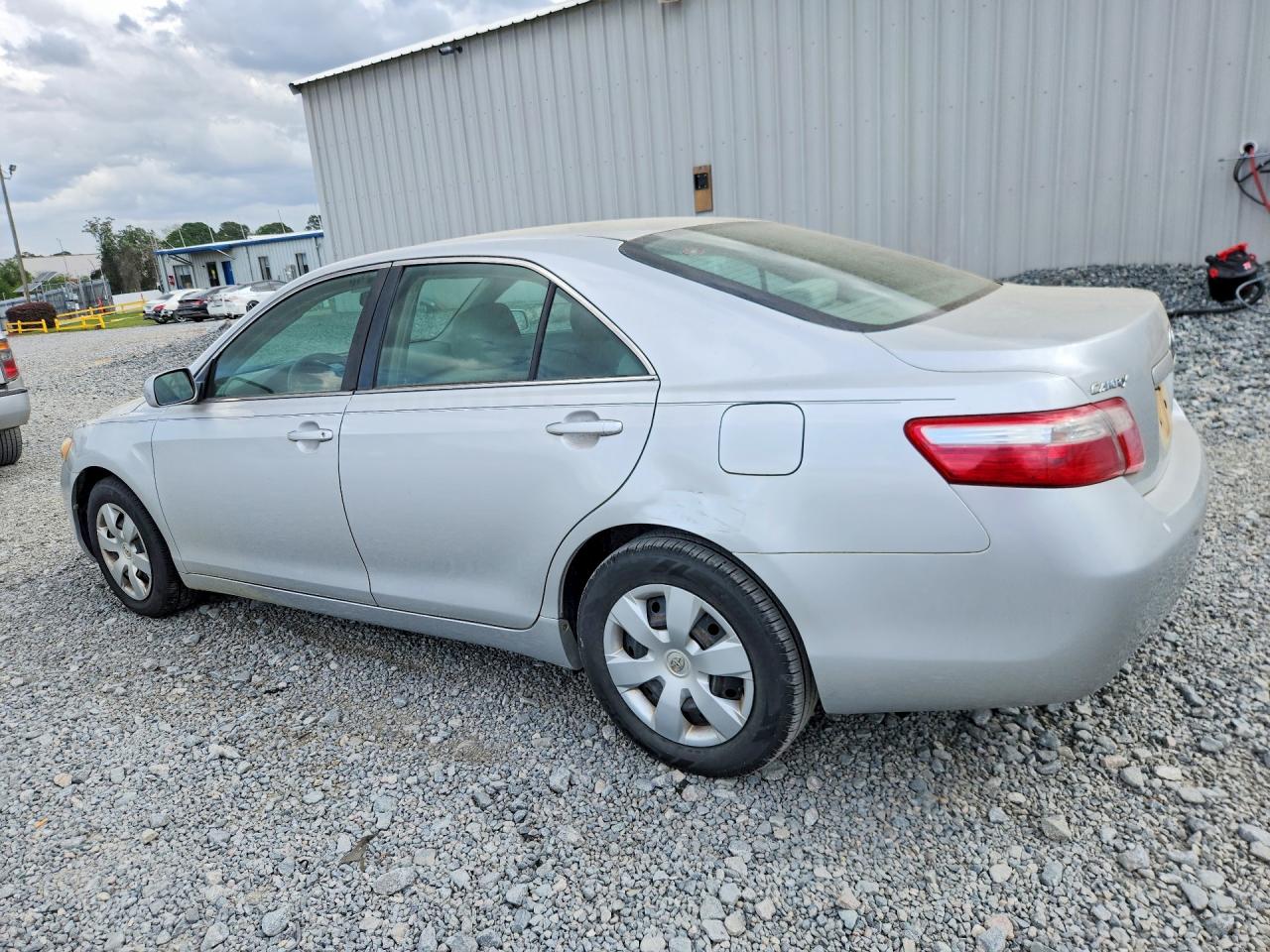 2009 TOYOTA CAMRY LE photo 4