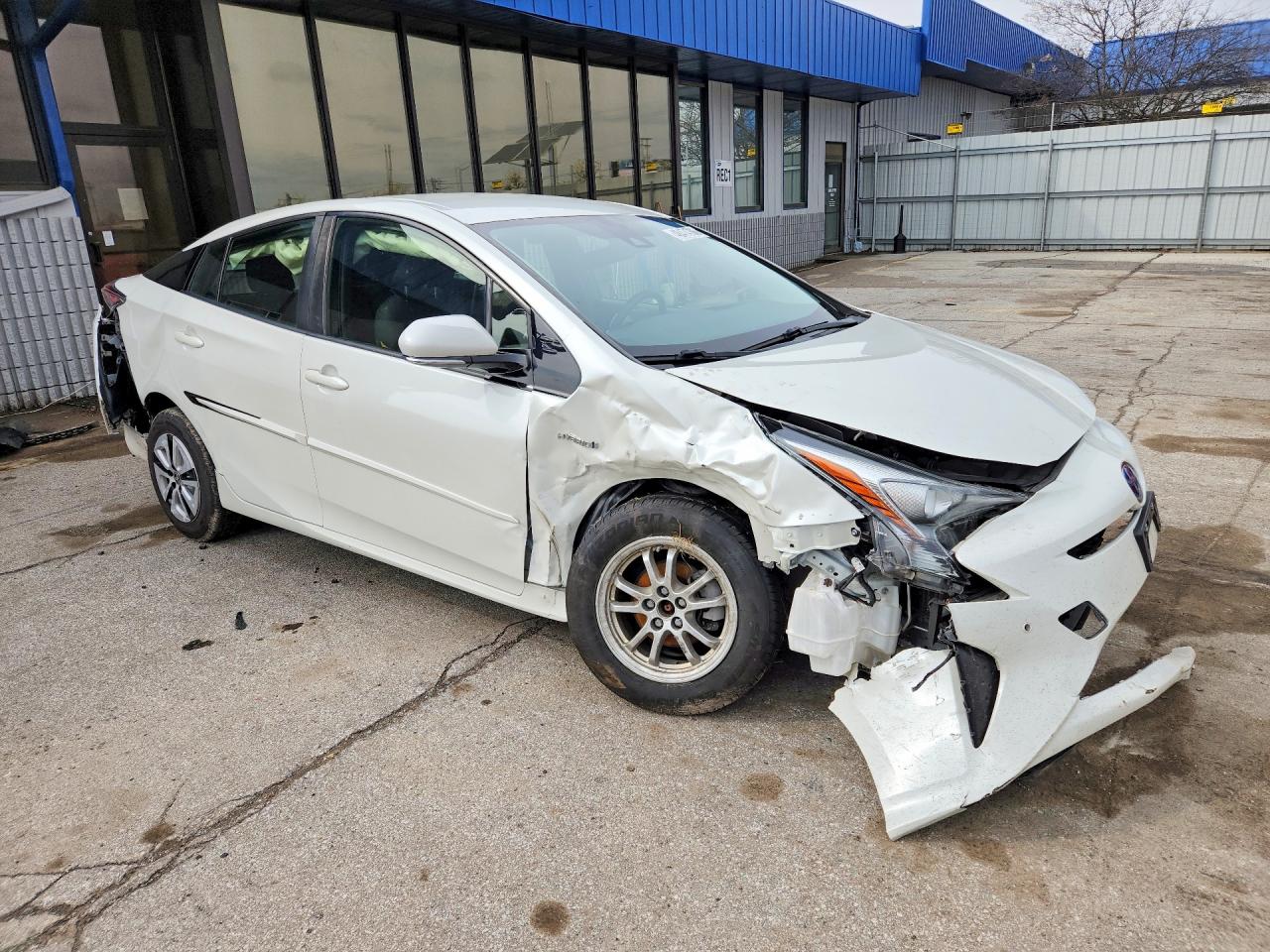 2018 TOYOTA PRIUS TWO photo 4