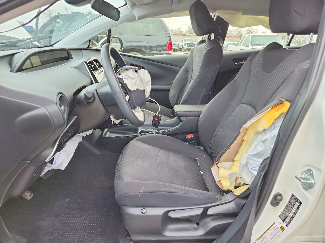 2018 TOYOTA PRIUS TWO photo 7
