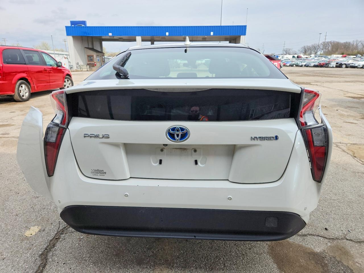 2018 TOYOTA PRIUS TWO photo 6