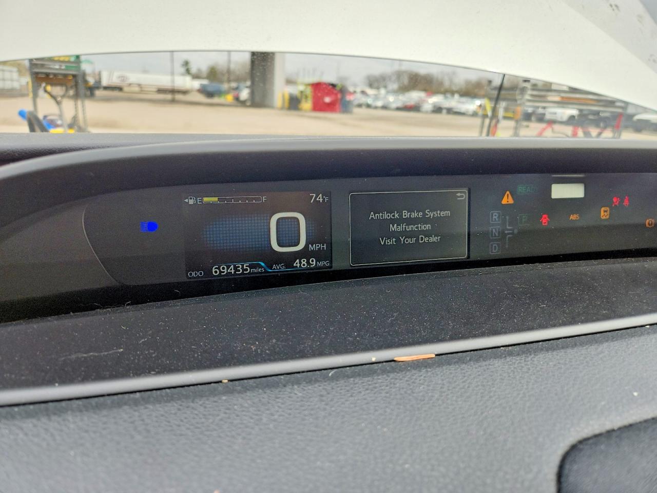 2018 TOYOTA PRIUS TWO photo 9