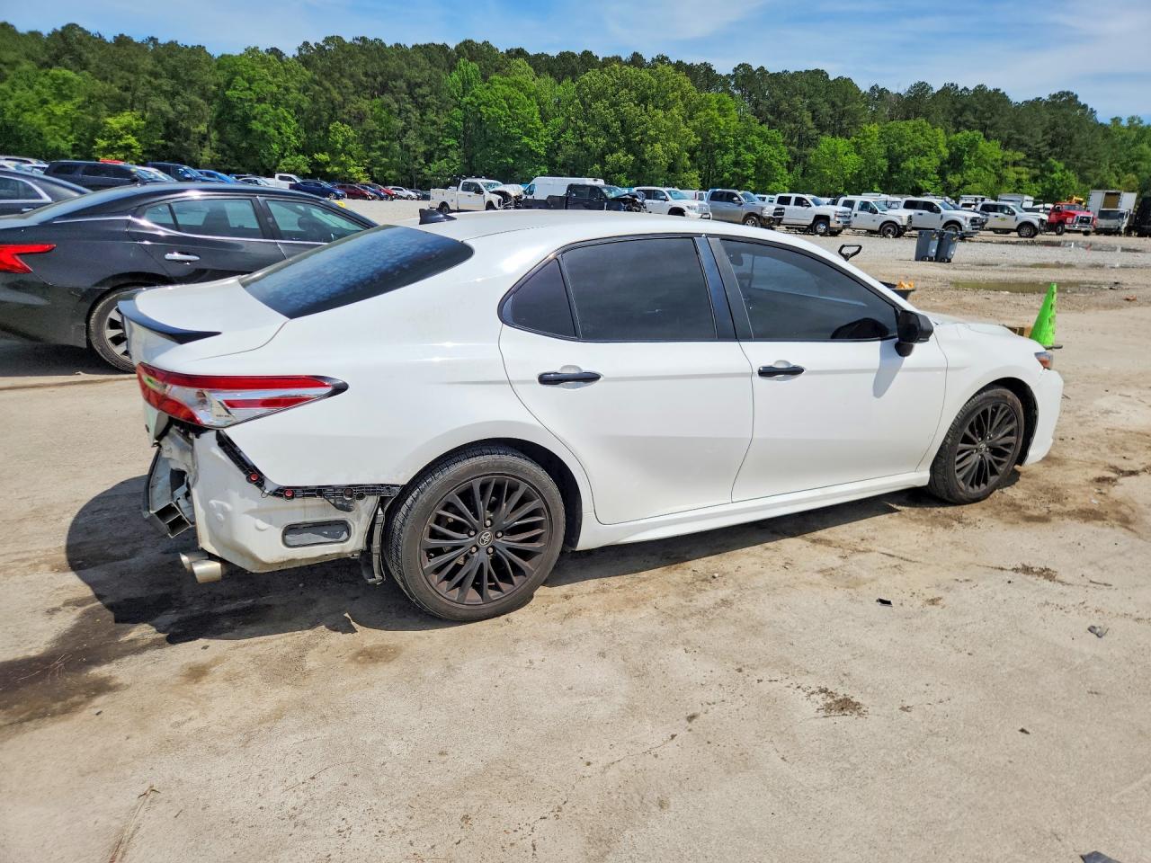 2020 TOYOTA CAMRY SE NIGHTSHADE photo 7