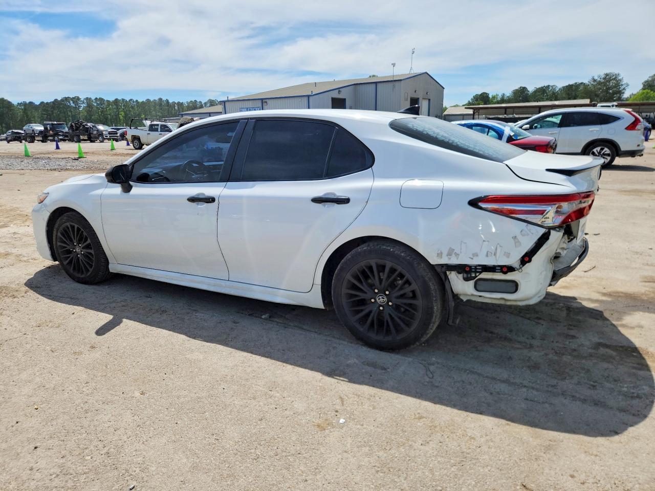 2020 TOYOTA CAMRY SE NIGHTSHADE photo 4