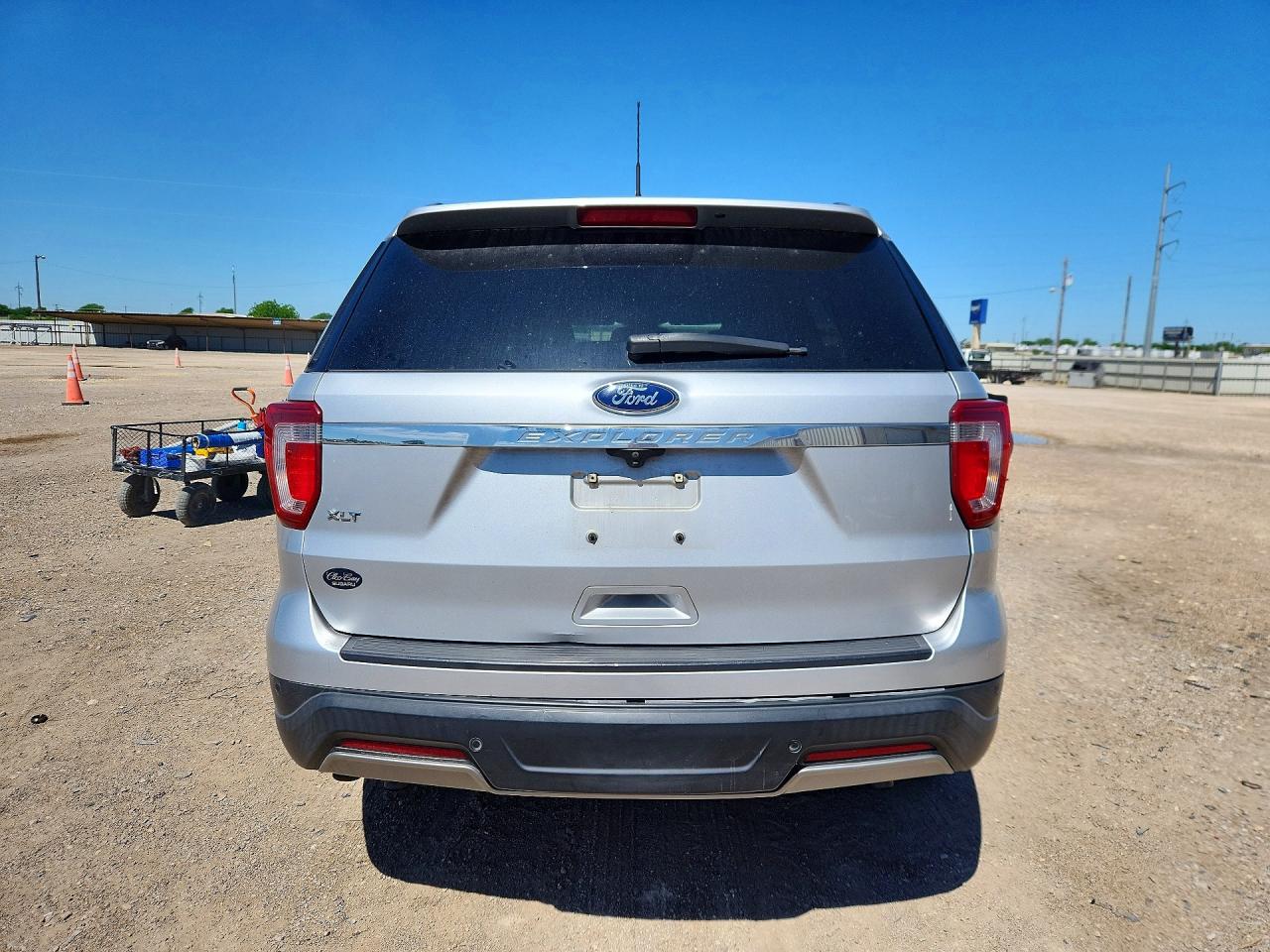 2019 FORD EXPLORER XLT photo 16