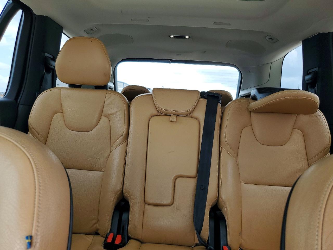 2016 VOLVO XC90 T6 photo 28