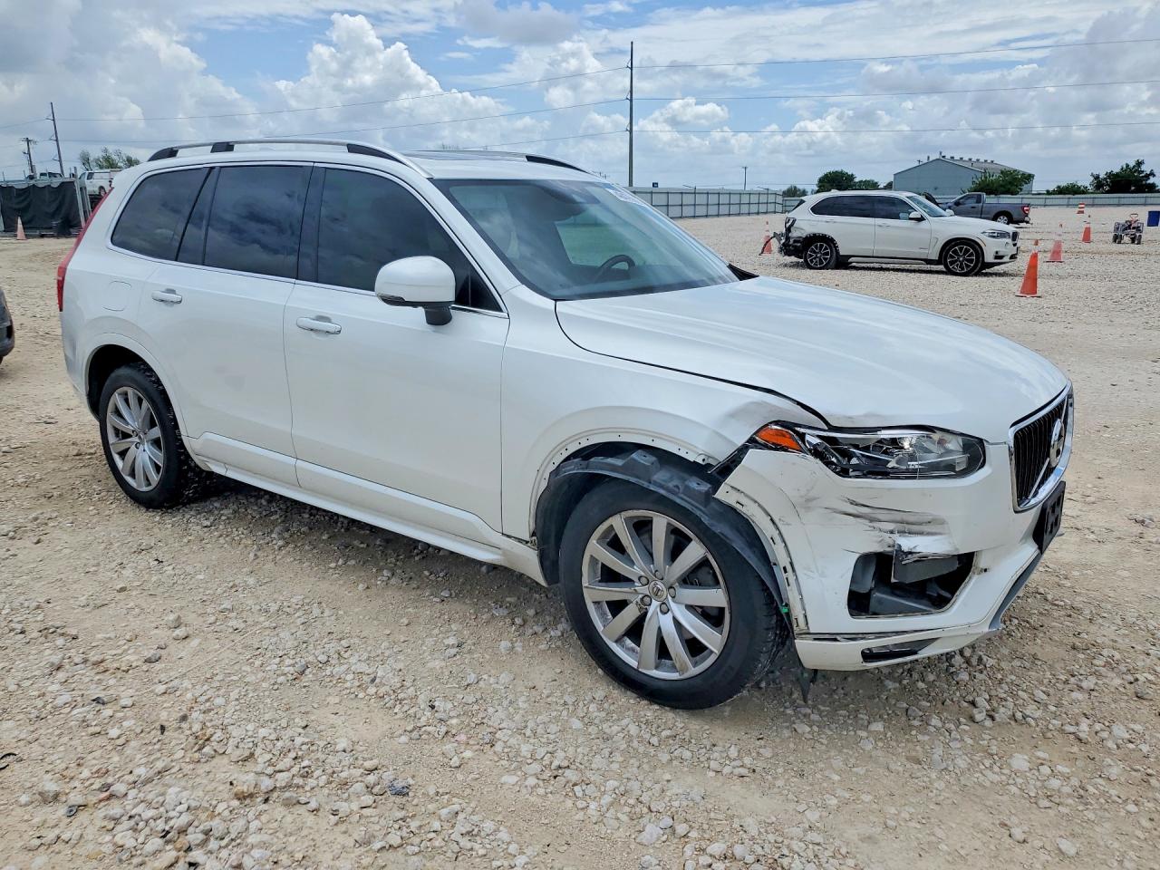 2016 VOLVO XC90 T6 photo 10