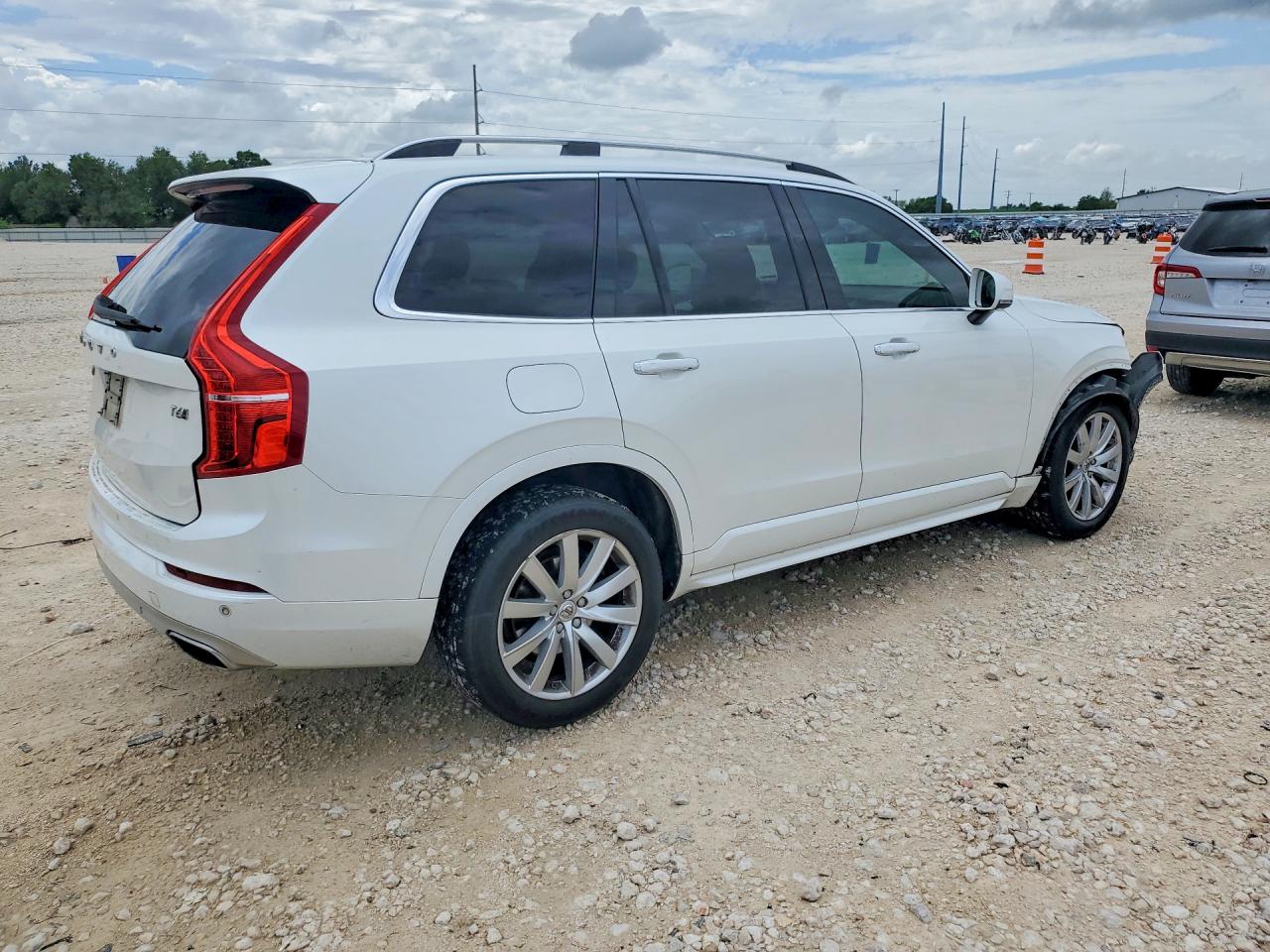 2016 VOLVO XC90 T6 photo 7